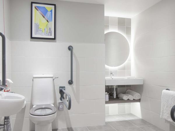 Hampton By Hilton Manchester Northern Quarter : photo 6 de la chambre chambre lit queen-size - pour personnes à mobilité réduite