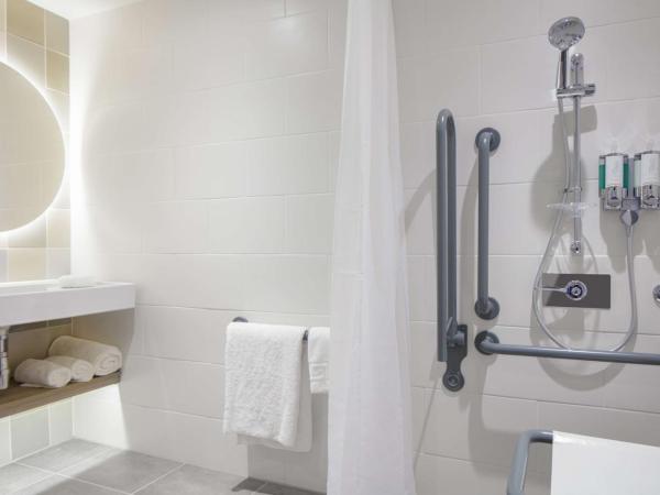 Hampton By Hilton Manchester Northern Quarter : photo 7 de la chambre chambre lit queen-size - pour personnes à mobilité réduite