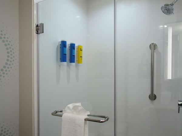 Tru By Hilton Columbus Airport : photo 4 de la chambre chambre lit king-size