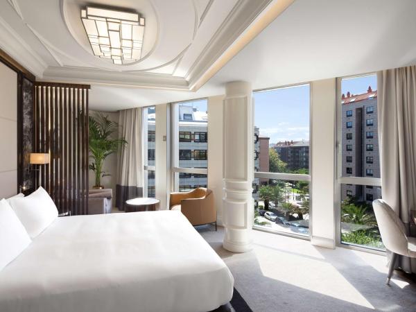 DoubleTree By Hilton A Coruña : photo 1 de la chambre chambre lit king-size deluxe