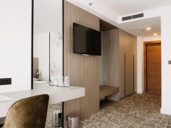 Hotel Fanat : photo 3 de la chambre chambre lits jumeaux supérieure avec balcon et vue sur la mer