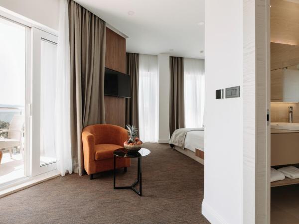 Hotel Fanat : photo 4 de la chambre chambre double supérieure avec balcon - vue sur mer