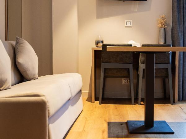Hôtel Le Bastia : photo 1 de la chambre chambre supérieure avec vue sur mer 