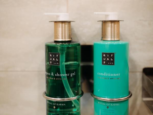 Hotel Fanat : photo 1 de la chambre chambre double supérieure avec balcon - vue sur mer