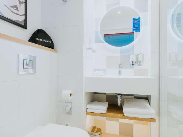 Hampton By Hilton Warsaw Reduta : photo 6 de la chambre chambre lit super king-size