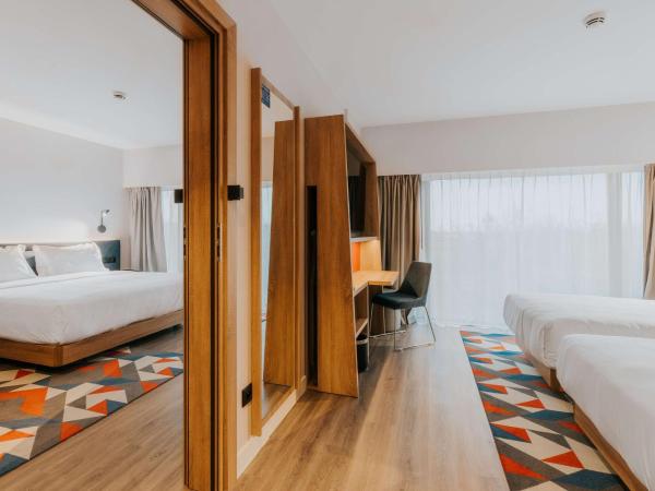 Hampton By Hilton Warsaw Reduta : photo 1 de la chambre chambres familiales communicantes 