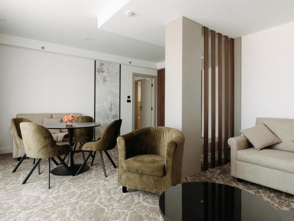 Hotel Fanat : photo 2 de la chambre suite avec balcon - vue sur mer