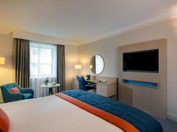 Leonardo Royal Hotel Brighton Waterfront : photo 1 de la chambre chambre lit king-size suprieure