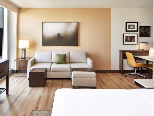 Embassy Suites by Hilton Nashville Downtown : photo 2 de la chambre suite studio lit king-size