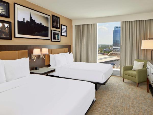 Embassy Suites by Hilton Nashville Downtown : photo 1 de la chambre suite 2 chambres lits queen-size - vue sur ville