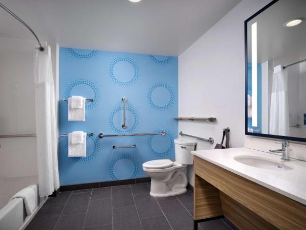 Tru By Hilton Indianapolis Downtown, In : photo 5 de la chambre chambre lit king-size avec baignoire - accessible aux personnes à mobilité réduite