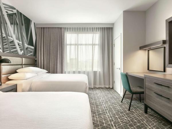 Embassy Suites by Hilton Atlanta Midtown : photo 1 de la chambre suite 2 chambres lit queen-size avec 2 lits queen-size