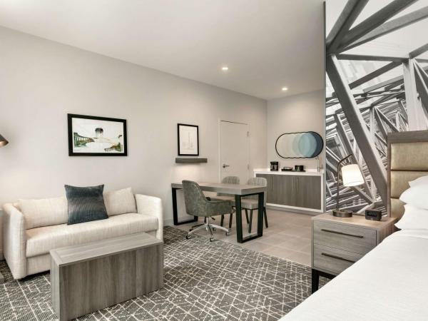 Embassy Suites by Hilton Atlanta Midtown : photo 3 de la chambre suite lit king-size 2 chambres