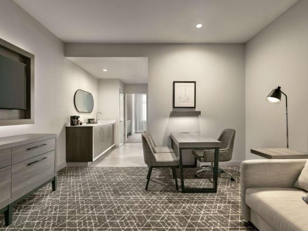 Embassy Suites by Hilton Atlanta Midtown : photo 2 de la chambre suite lit king-size 2 chambres