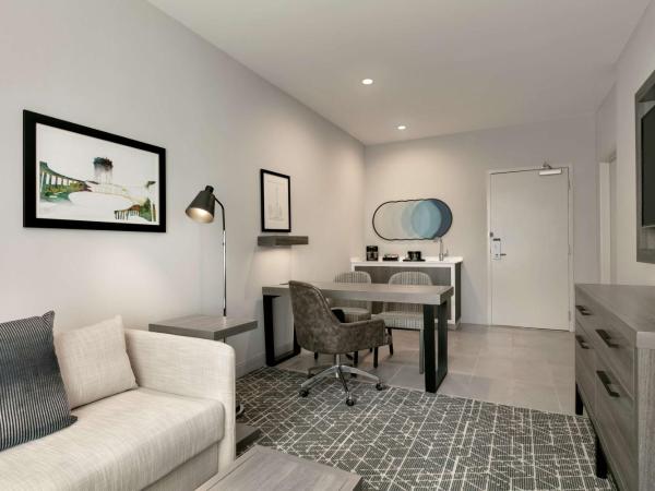 Embassy Suites by Hilton Atlanta Midtown : photo 6 de la chambre suite lit king-size 2 chambres