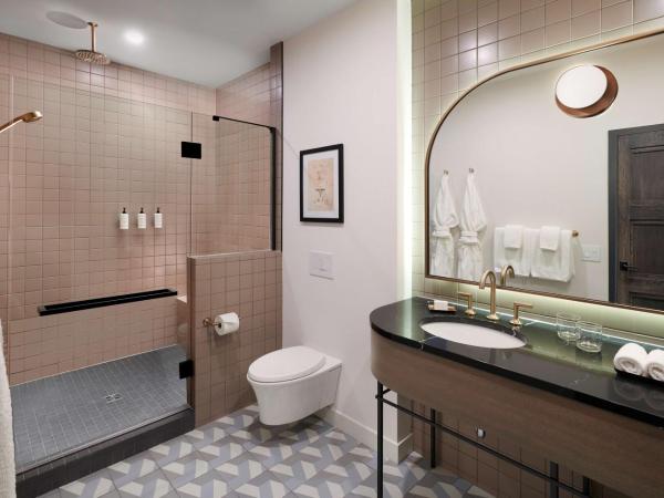 The Westley Calgary Downtown, Tapestry Collection By Hilton : photo 3 de la chambre chambre lit king-size deluxe