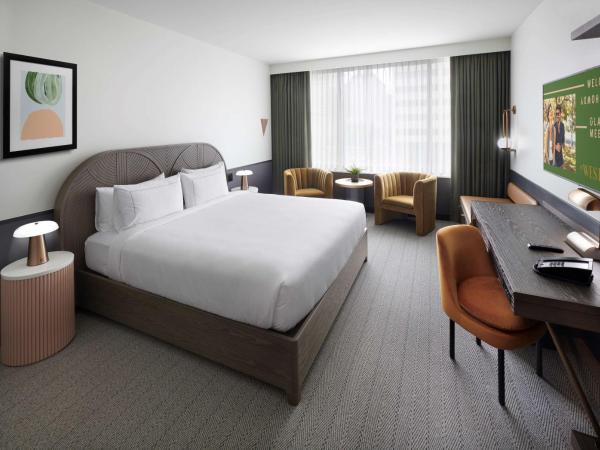 The Westley Calgary Downtown, Tapestry Collection By Hilton : photo 1 de la chambre chambre lit king-size deluxe