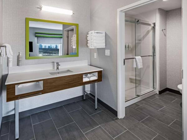 Hampton Inn & Suites Dallas I-30 Cockrell Hill, Tx : photo 3 de la chambre suite 1 chambre lit king-size - non-fumeurs