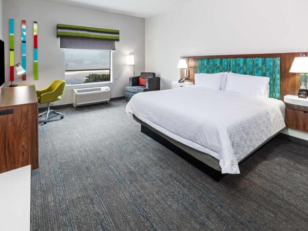 Hampton Inn & Suites Dallas I-30 Cockrell Hill, Tx : photo 1 de la chambre chambre lit king-size