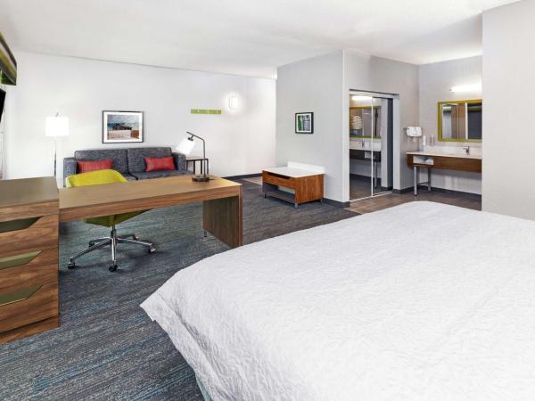 Hampton Inn & Suites Dallas I-30 Cockrell Hill, Tx : photo 1 de la chambre suite 1 chambre lit king-size - non-fumeurs