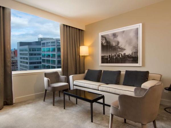 The Benson Portland, Curio Collection by Hilton : photo 2 de la chambre penthouse lit king-size - vue sur ville 