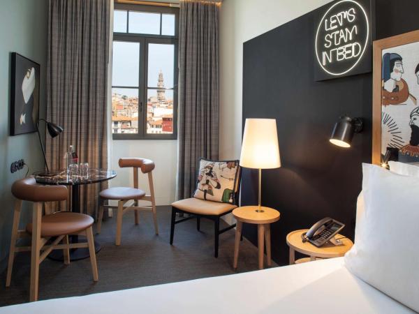 Se Catedral Hotel Porto, Tapestry Collection By Hilton : photo 1 de la chambre chambre lits jumeaux supérieure - vue sur ville