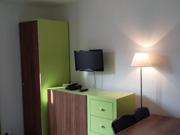 Inter-Résidences auprés Multirésidence de l'Elysée : photo 1 de la chambre appartement 1 chambre