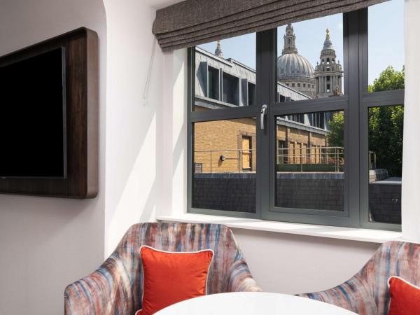 Lost Property St Pauls London, Curio Collection By Hilton : photo 8 de la chambre suite junior lit king-size avec vue 