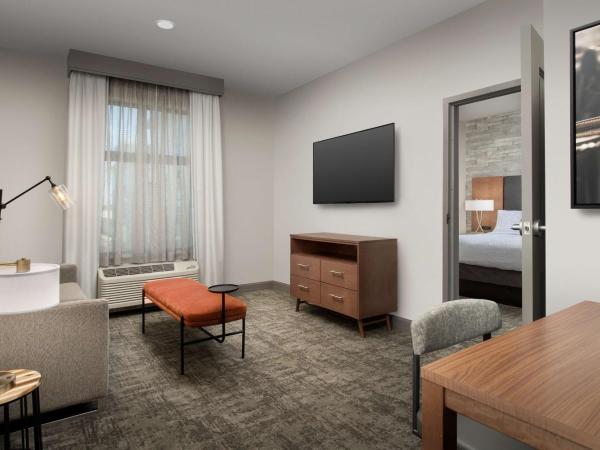 Homewood Suites By Hilton Louisville Airport : photo 4 de la chambre suite 1 chambre lit king-size