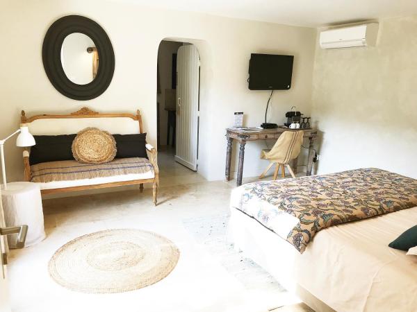 Bastide Nomade - Charming B&B : photo 8 de la chambre chambre deluxe