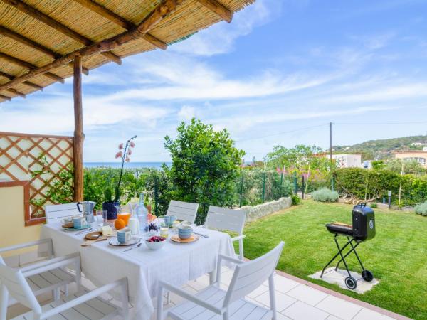 OraBlu Exclusive Villas : photo 2 de la chambre maison 1 chambre – vue partielle sur mer 