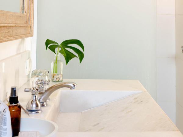 Pousada Villa Rasa : photo 6 de la chambre chambre supérieure avec balcon