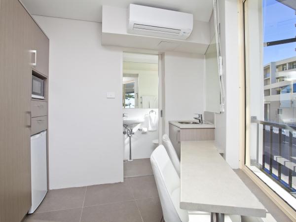 Manly Paradise Motel & Apartments : photo 1 de la chambre chambre lit queen-size motel 
