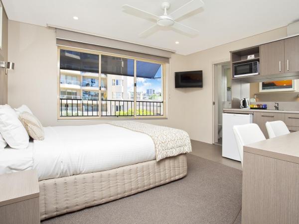 Manly Paradise Motel & Apartments : photo 3 de la chambre chambre lit queen-size motel 