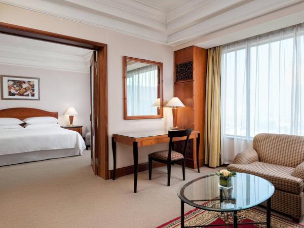 Sheraton Xi'an Hotel : photo 1 de la chambre suite de luxe avec lit king-size - vue sur ville