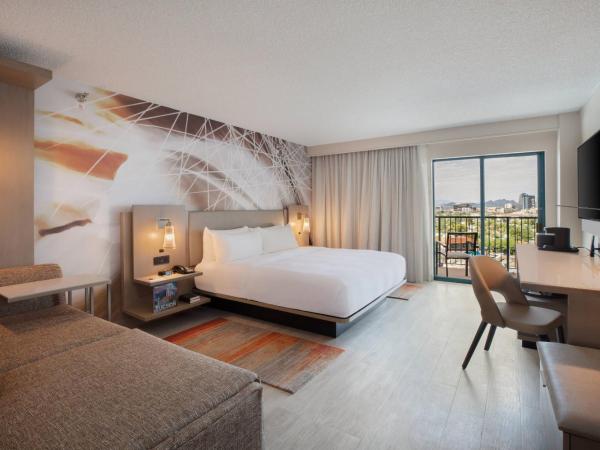 Tucson Marriott University Park : photo 7 de la chambre chambre lit king-size avec canapé-lit - Étage concierge