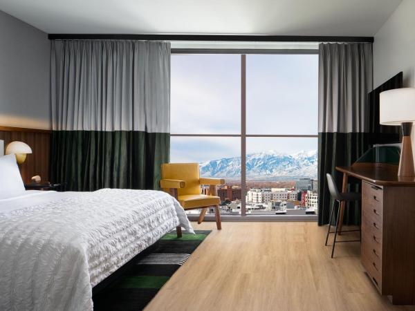 Le Méridien Salt Lake City Downtown : photo 1 de la chambre chambre lit king-size classique avec vue sur la ville