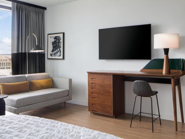 Le Méridien Salt Lake City Downtown : photo 2 de la chambre chambre lit king-size classique avec vue sur la ville