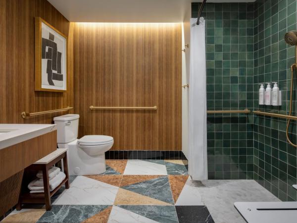 Le Méridien Salt Lake City Downtown : photo 6 de la chambre chambre lit king-size classique avec vue sur la ville