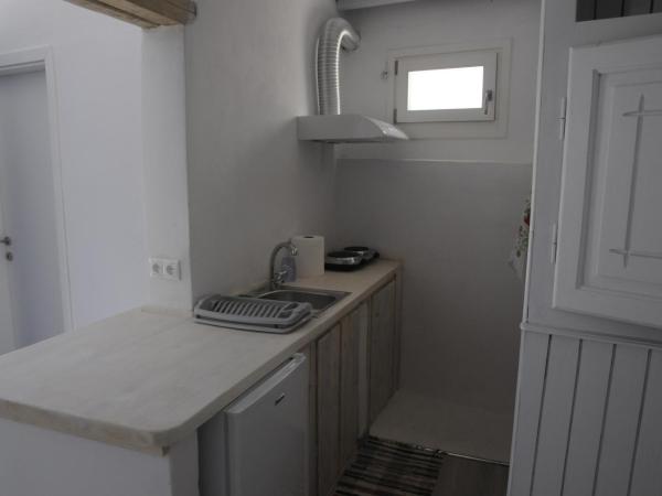 Andriani's Guest House : photo 3 de la chambre appartement (4 adultes)