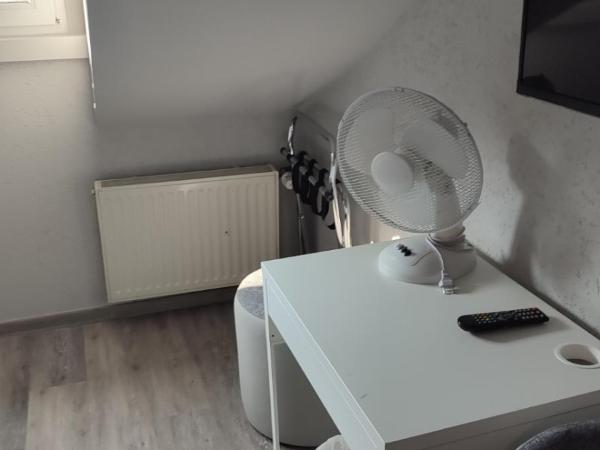 Hotel Bristol : photo 1 de la chambre chambre familiale avec salle de bains commune