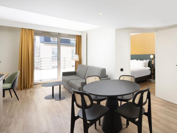 Residence Inn by Marriott Paris Didot Montparnasse : photo 4 de la chambre suite king 1 chambre avec balcon