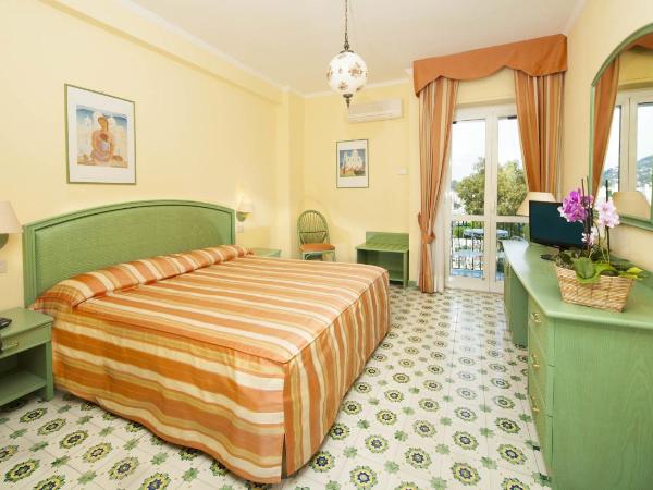Hotel Ambasciatori : photo 4 de la chambre chambre double ou lits jumeaux - vue sur mer