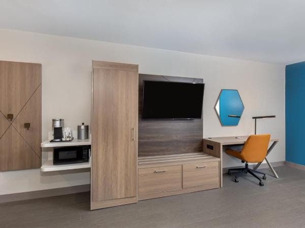 Holiday Inn Express Atlanta Airport - North, an IHG Hotel : photo 2 de la chambre chambre lit king-size - accessible aux personnes à mobilité réduite / adapté aux malentendants