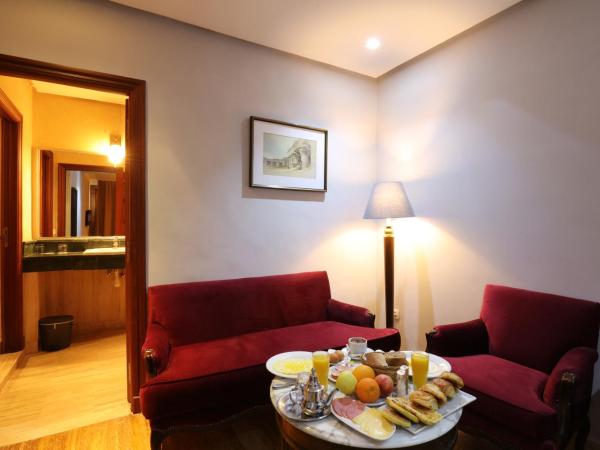 Hôtel Les Saisons : photo 9 de la chambre suite junior