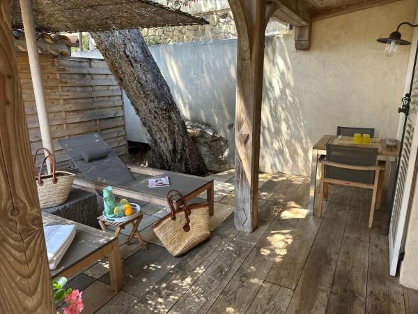 Le Clos des Sept Palmiers : photo 10 de la chambre chambre double avec terrasse