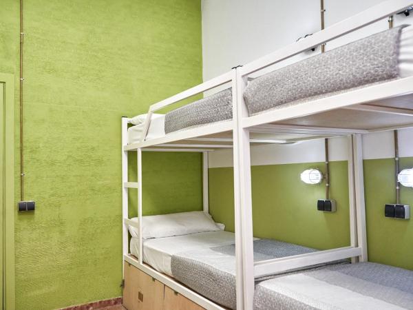 LOFT HOSTAL Group : photo 7 de la chambre lit dans dortoir mixte de 4 lits