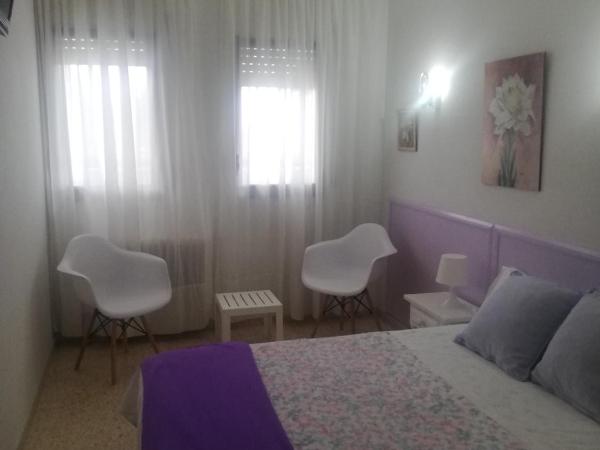 Hostal Los Pinares : photo 9 de la chambre chambre double ou lits jumeaux
