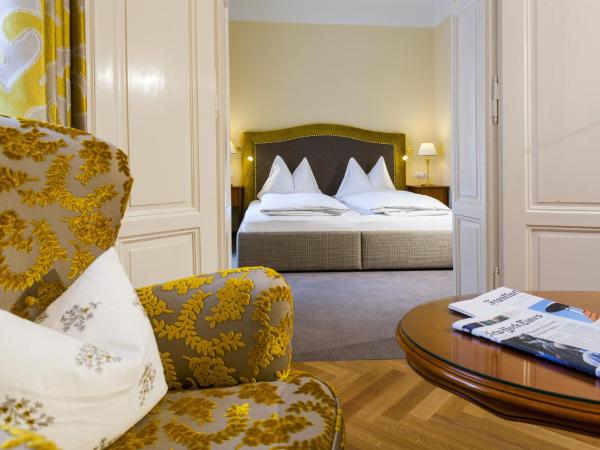 Parkhotel Graz - Traditional Luxury : photo 1 de la chambre chambre double de luxe - vue sur cour