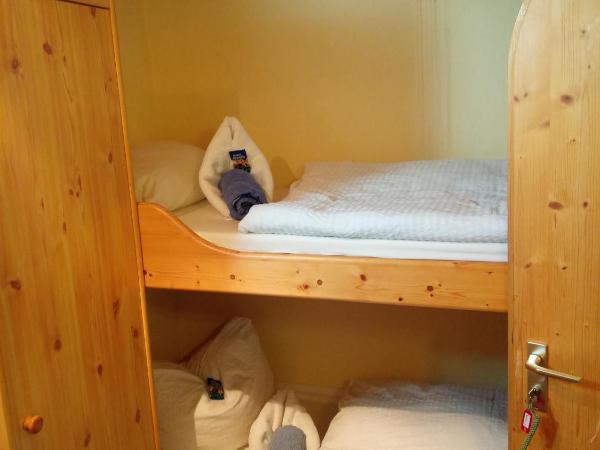 Küstenmotorschiff Aventura : photo 1 de la chambre chambre double avec salle de bains privative